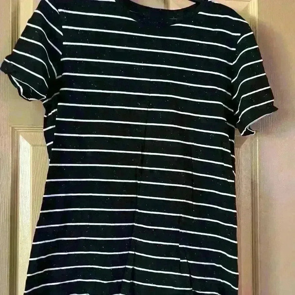 Young man’s T-shirt, H&M size M​ - Picture 1 of 4